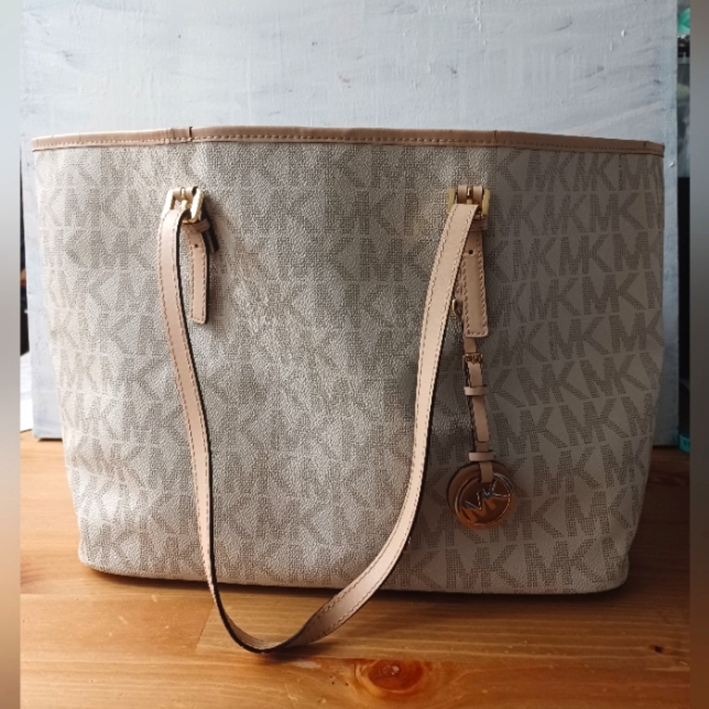 Michael Kors Monogram shoulder Bag Beige